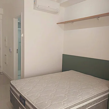 Imagem Apartamento Mobiliado Paraíso - 25M², 1 Dorm, Varanda Envidraçada.