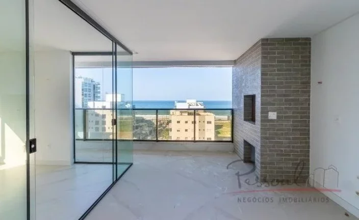 Imagem Sua espaçosa planta, três suítes, quatro banheiros, sacada ampla com churrasqueira e a vista magn...