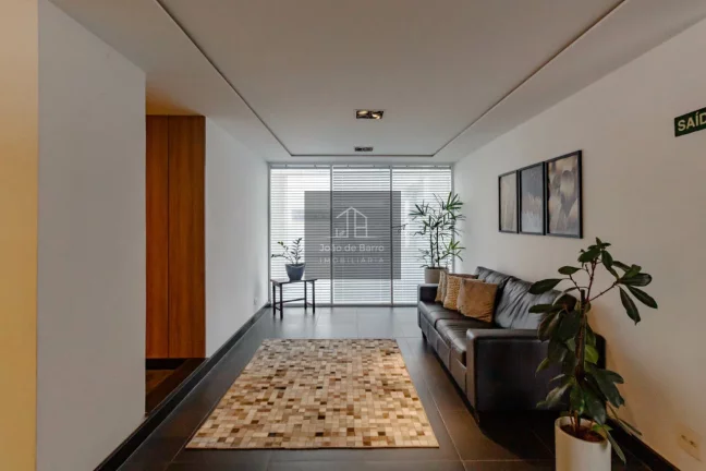 Imagem Apartamento Impecável no Itaim Bibi - 3 Dorms, 1 Suíte, 105m². Viva o Melhor de SP!