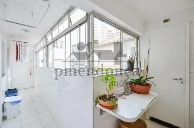 Imagem Apartamento na Rua Dr Homem de Melo com 170m², 3 quartos (1suíte) e 1 vaga.