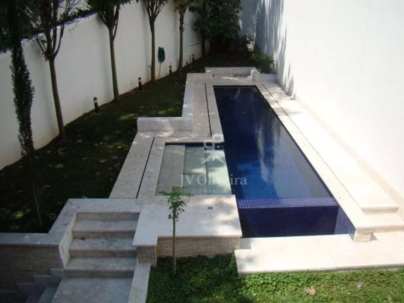 Imagem Casa à venda ao lado do Colégio Miguel de Cervantes, 530 m² com 3 suítes, 4 vagas - Morumbi /SP