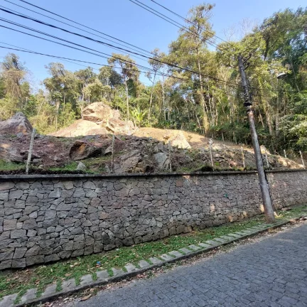 Imagem TERRENO EM BAIRRO NOBRE DE NOVA FRIBURGO.