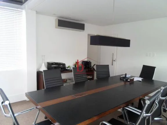 Imagem Casa com 5 dormitórios à venda, 240 m² e 2 vagas de garagem - Brooklin