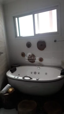Imagem Casa de alto padrão à venda em Alphaville com 4 quartos e 6 vagas 234m² por R$ 3.200.000 Alpha 6 - Santana de Parnaíba/SP