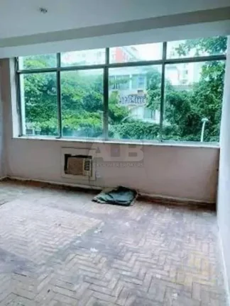 Imagem Apartamento 3 quartos em Ipanema, 170m2, 1vaga, na quadra da praia.