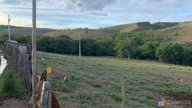 Imagem Sítio à Venda na Comunidade Caixetas – Guimarânia-MG | 11,9 Hectares com Casa de 186m² – R$ 700 Mil
