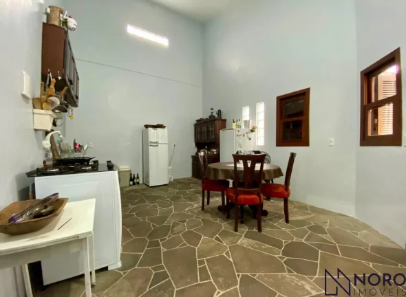 Imagem Casa de campo em área urbana com terreno de 1.160m² e 800m² de área construida