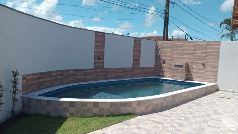 Imagem Casa para Venda em Itanhaém, Bopiranga, 3 dormitórios, 1 suíte, 1 banheiro, 3 vagas