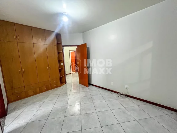 Imagem Venda Rua 3 Casa Vicente Pires 3 quartos 2 suítes 3 banheiros terreno grande.