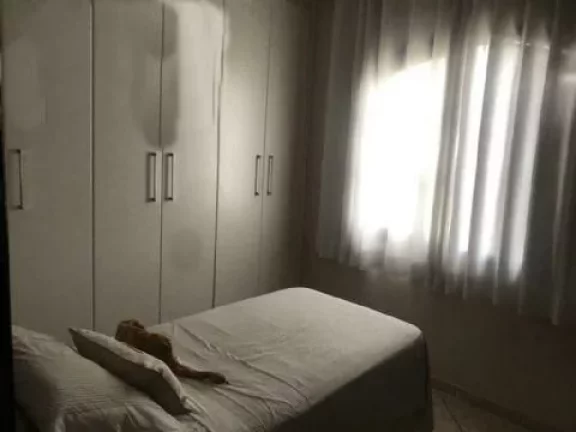 Imagem Sobrado com 3 Quartos e 3 banheiros à Venda, 237 m² por R$ 650.000