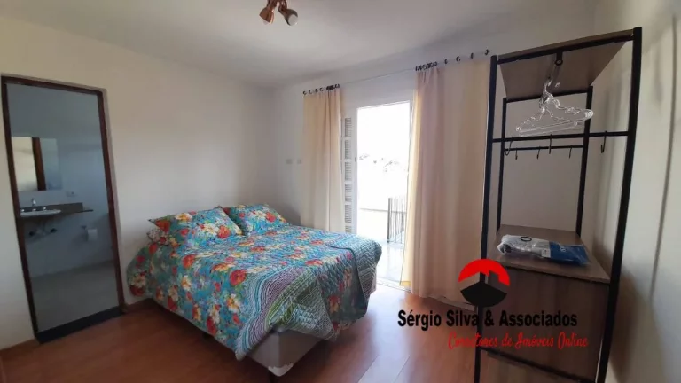 Imagem Casa a Venda na Região de Vila Abernessia, em Campos do Jordão - SP.
