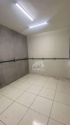 Imagem NOVAS Lojas de Esquina em rua movimentada no bairro Itapuã