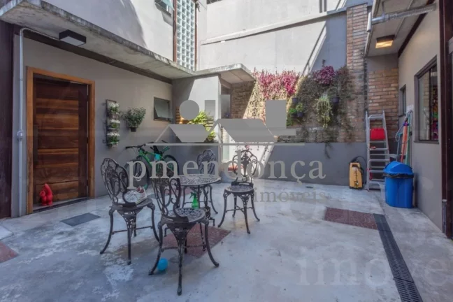Imagem Casa de Vila em Perdizes com 3 sui­tes e 2 vagas, 202m²