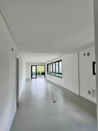 Imagem Apartamento com 4 suítes e 3 vagas de garagem em na Alameda Rio Branco Blumenau