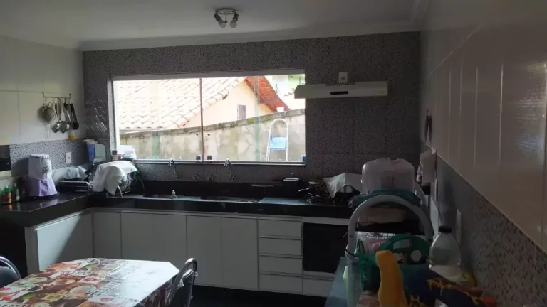 Imagem 3CASAS NO TERRENO+1 CASA DE 3 QUARTOS MUITO AMPLA COM SUÍTE+8VAGAS