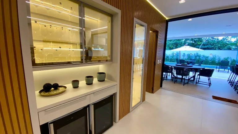 Imagem Casa de luxo à venda na Riviera de Bertioga-SP: 7 quartos, 7 suítes, 8 banheiros, 4 vagas de garagem!