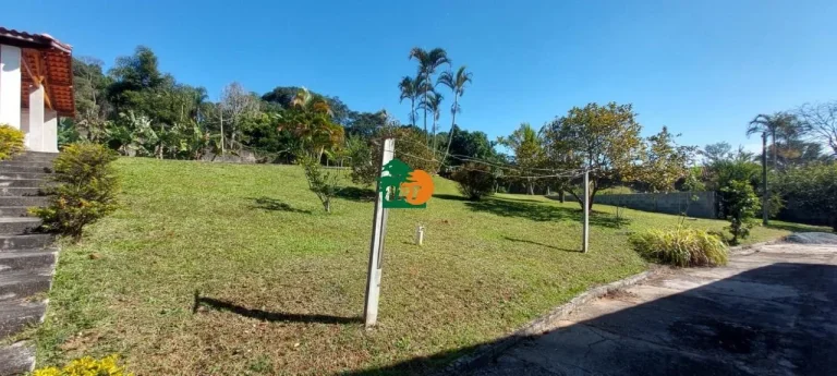 Imagem Chácara para Venda em São Roque, Pavão (canguera), 4 dormitórios, 1 suíte, 1 banheiro