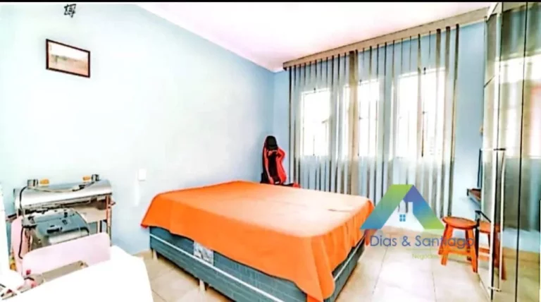 Imagem CERAMICA Casa 211M², 2 dormitórios, 1 suíte 4 vagas ótima localização e valor !!!