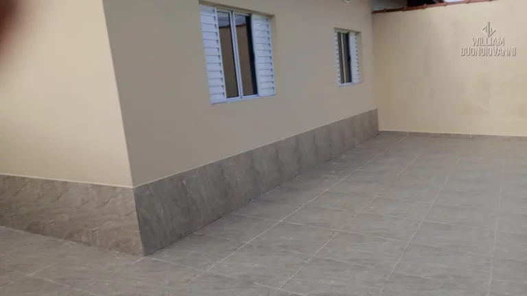 Imagem CASA DE ESQUINA COM PISCINA EM MONGAGUÁ LADO PRAIA !