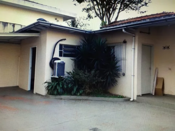 Imagem Sobrado Comercial de Alto Padrão no Butantã: 3 Quartos, 1 Suite, 5 Banheiros, 8 Vagas de Garagem, 300m² - São Paulo-SP