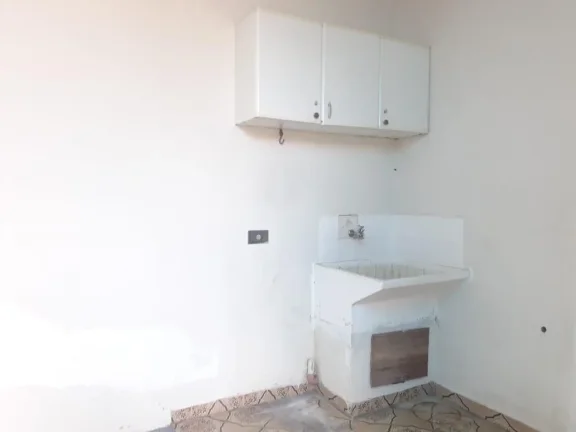 Imagem Casa em ótima localização em Santa Terezinha, com 03 dormitórios sendo 01 com AE, sala, banheiro...