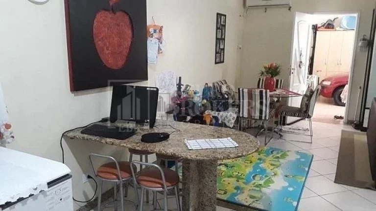 Imagem Casa no Bairro Pioneiros com 3 dormitórios 2 vagas de garagem