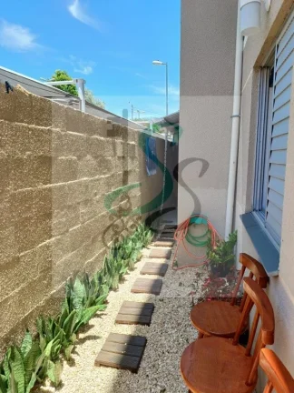 Imagem Venda de apartamento no Residencial Cosmos, Campinas. 2 dormitórios com armários, sala com varanda, cozinha com armários, lavanderia, banheiro, vaga