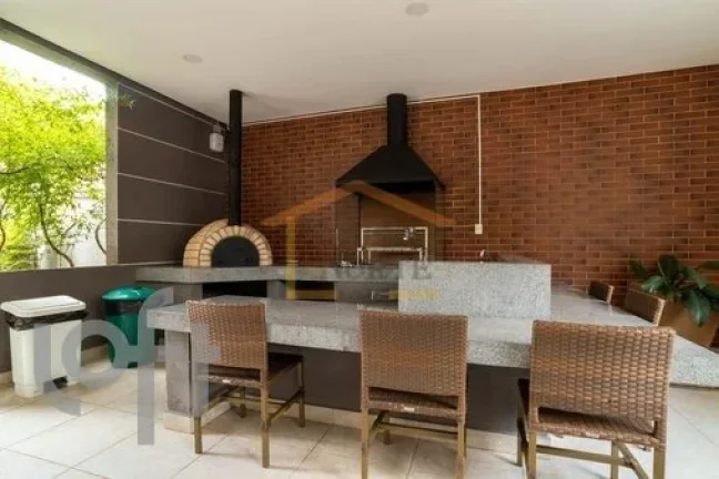 Imagem Apartamento com 41m², dispõe de 1 dormitório, 1 banheiro, sala, cozinha, armários na cozinha e d...