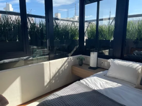 Imagem Venha se encantar com esta incrível cobertura/loft moderna, localizada em um dos bairros mais nobres de São Paulo, no Jardins! Com um design sofisti