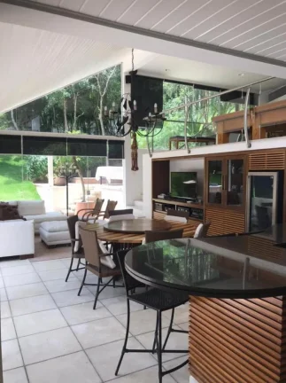 Imagem Casa no Res. Alpha 10 - 597m²