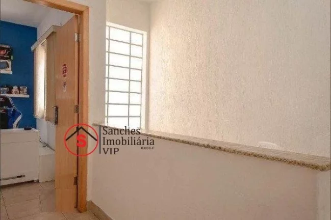 Imagem Sobrado lindo Vila Bertioga, parte interna toda reformada, casa aconchegante com 3 quartos sendo 1 suite, todos com ar condicionado, sala ampla, cozi