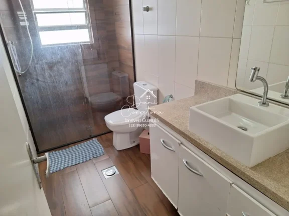 Imagem Imperdível oportunidade, apartamento de 2 quartos sem mobília na rua mais desejada do Guarujá-SP - 65m² - 1 vaga de garagem