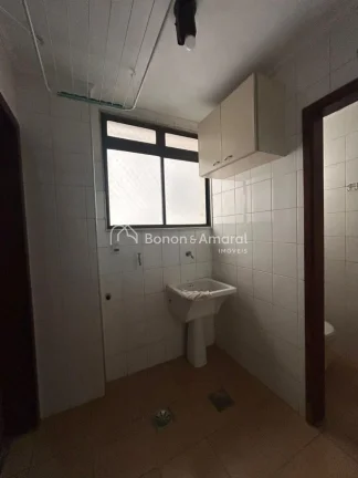 Imagem Este amplo apartamento conta com 3 dormitórios, sendo 1 suíte com sacada, sala para 2 ambientes ta...