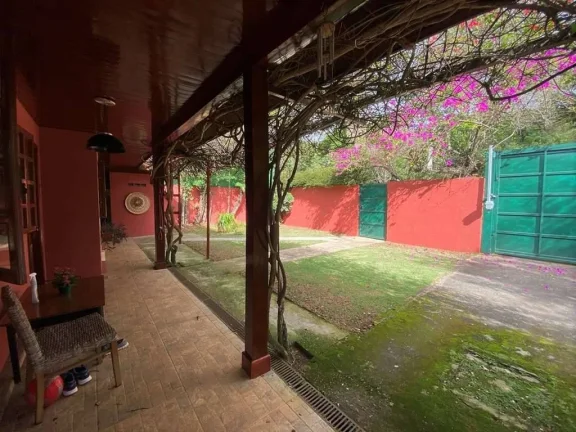Imagem Chác Vale do Rio Cotia - TÉRREA, 3 suítes, lote plano, piscina e gourmet!