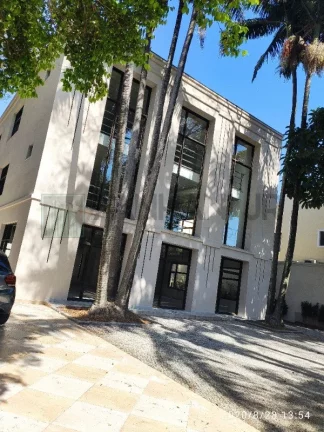Imagem Este maravilhoso imóvel comercial possui endereço emblemático, localização privilegiada e uma fachada imponente que irá destacar o seu negócio. Com ma