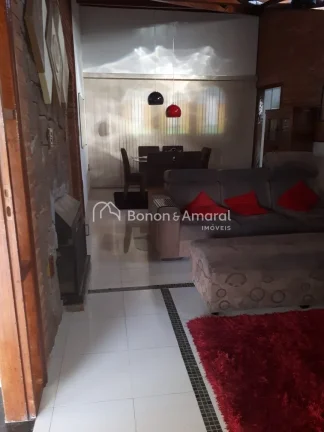 Imagem Casa de Condomínio com 4 Quartos e 4 banheiros à Venda, 270 m²