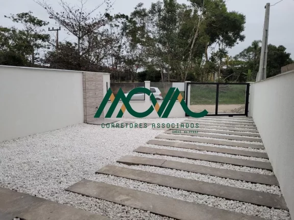 Imagem Casa com Piscina em Itapoá, 3 quartos sendo 1 suíte, pertinho da praia!