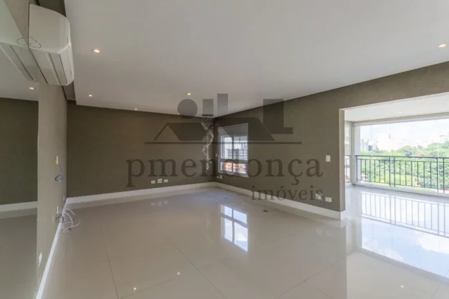 Imagem Apartamento espaçoso com 4 quartos sendo 3 suítes e 4 vagas, 244m²