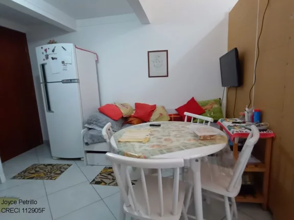 Imagem Vende-se charmosa kitnet localizada a poucos metros da praia de Peruíbe.