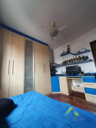 Imagem Lindo sobrado 177 metros, com excelente localização 3 dormitórios, 3 vagas, quintal espaço gourmet com ótimo valor !,