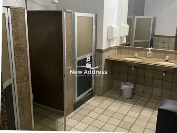 Imagem LOJÃO de frente para o mar na Praia do Morro, Guarapari! 812m², 6 lojas prontas, ar-condicionado, segurança e 2 acessos. Ideal para grandes negócios.