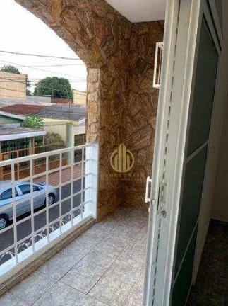 Imagem Sobrado com 3 dormitórios e edícula
