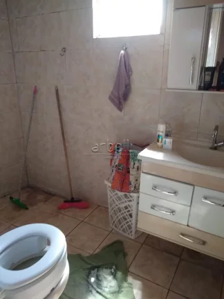 Imagem Casa térrea com 195 metros quadrados de área total, 3 quartos, ampla sala, cozinha, área de servi...