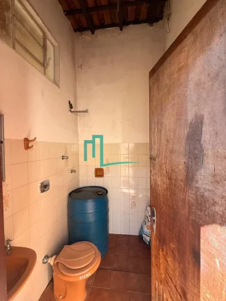 Imagem Casa à venda em Franca-SP, bairro Santo Agostinho: 03 quartos, 1 suíte, 1 sala, 3 banheiros, 2 vagas, 166 m². Venha conferir!