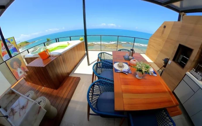 Imagem A 5ª Avenida Imóveis selecionou este charmoso apartamento revertido para 2/4 c/ Terraço, jacuzzi vista deslumbrante para o mar da Barra e do Carnaval: