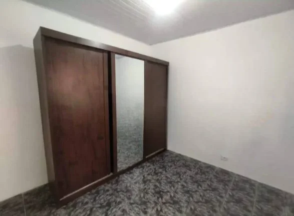 Imagem Casa de fundos com vaga para Locação na Vila Alto Sto André