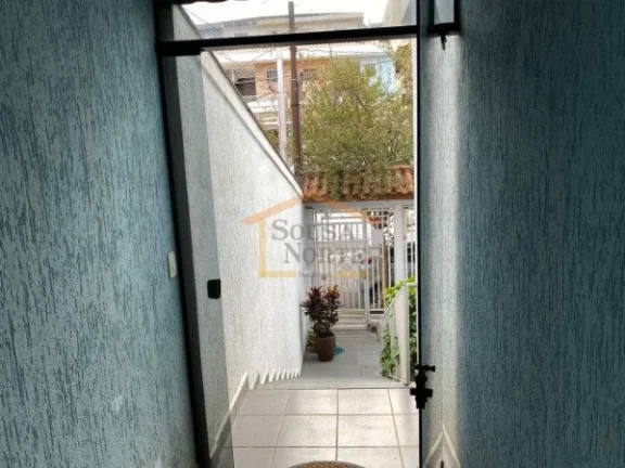 Imagem Sobrado espaçoso 3 dormitórios, 4 banheiros e 5 vagas de garagem, sendo garagem subterrânea. Poss...