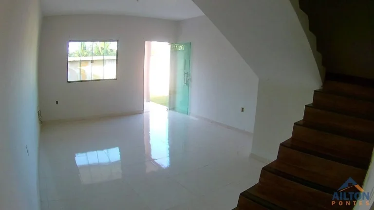 Imagem Casa Duplex com 2 Suítes à Venda em Praia de Santa Mônica - Guarapari/ES