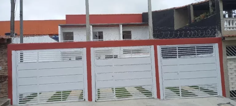 Imagem Sobrado com 2 dormitórios à venda, 77 m² por R$ 350.000,00 - Vila Jundiaí - Mogi das Cruzes/SP