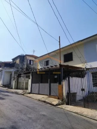 Imagem Casa antiga 2 dormitórios, 1 banheiro, 
1 vaga de garagem e cômodos amplos. Imóvel precisa de ref...